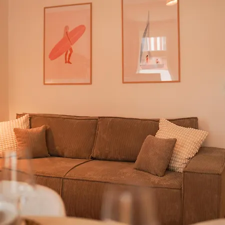 Ahoi Homes - Stilvoller Altbau Im Herzen Kiels 아파트 *