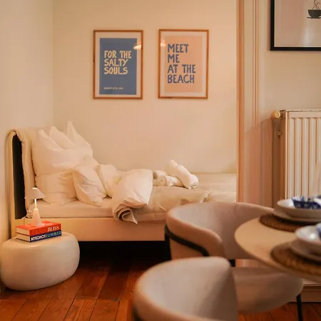 Ahoi Homes - Stilvoller Altbau Im Herzen Kiels 아파트